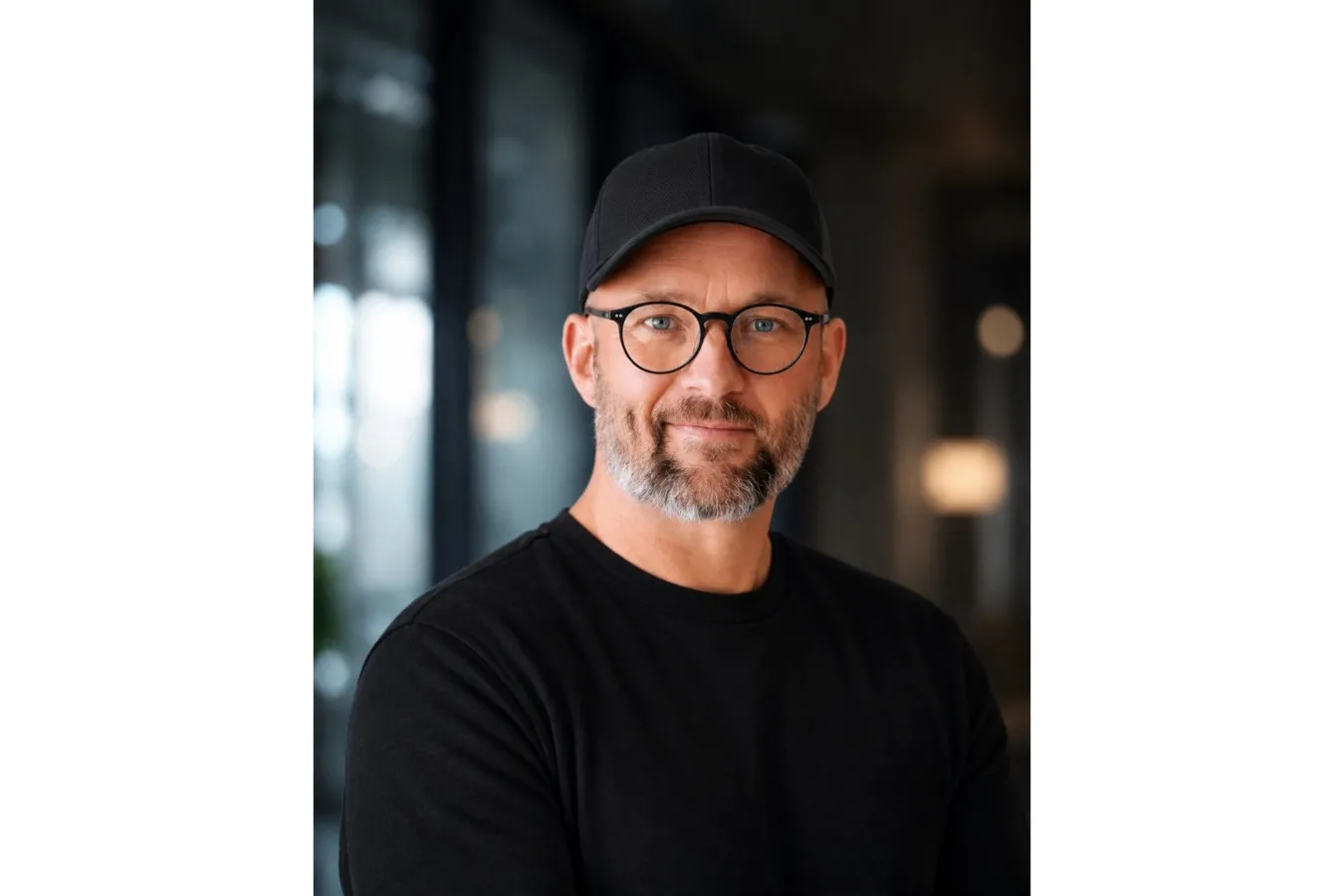 Pierre Rudolph kommt aus dem operativen Fuhrpark- und Mobilitätsmanagement. Nach Stationen im Umfeld der Audi AG und der CG Elementum / Gröner Gruppe verantwortete er zuletzt die Elektrifizierung der Last Mile bei HelloFresh.